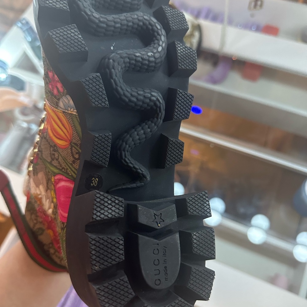 Floral Canvas High-Top Gucci boots - Picture 8 of 12